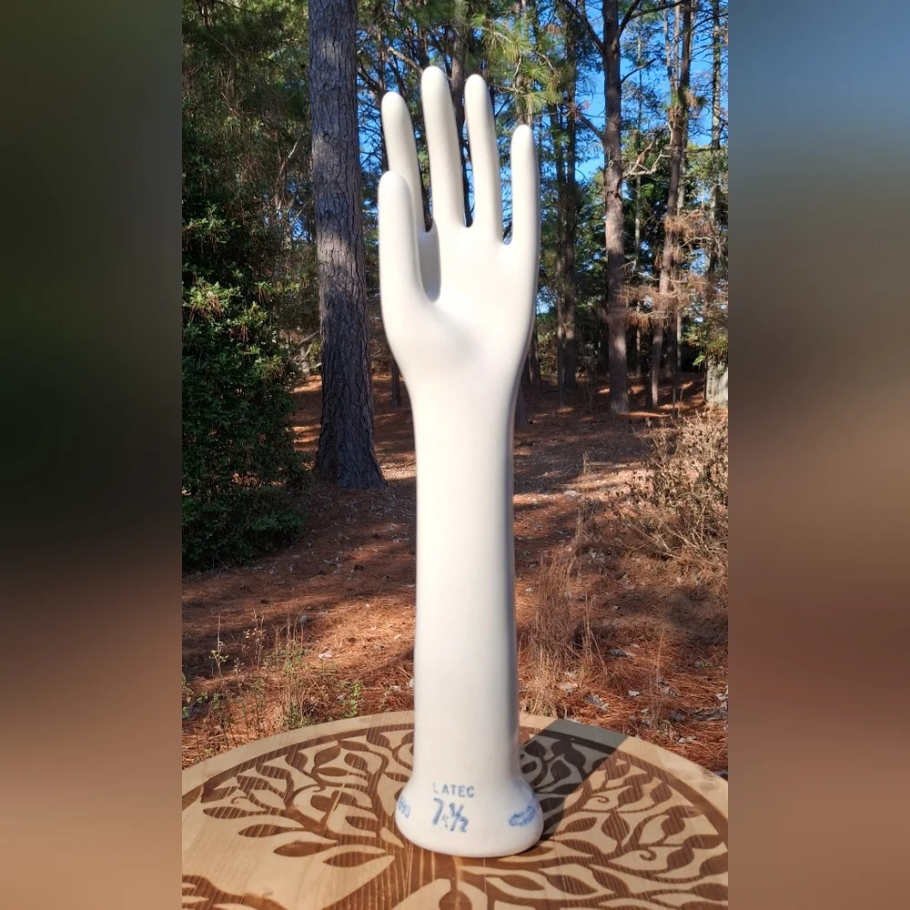 Vintage 1990 Imperial Porcelain Trenton NJ 15.5 Inch Porcelain 7.5 Glove Mold
